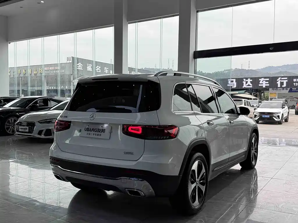 Mercedes-Benz GLB 2023 — фото 4