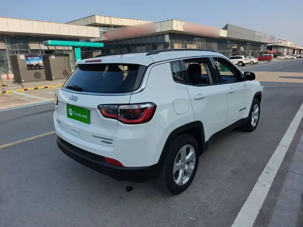 Jeep Compass 2018 — фото 7