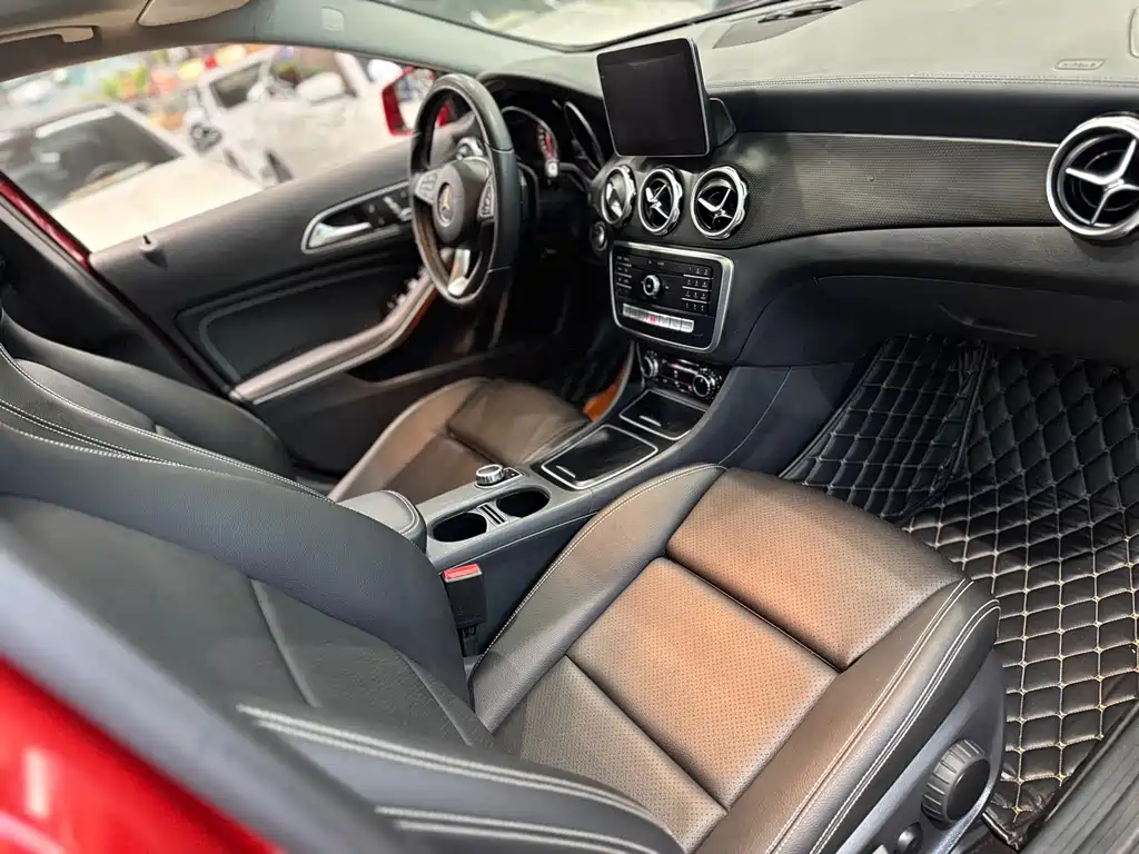 Mercedes-Benz GLA 2018 — фото 32