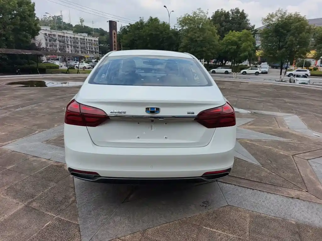 Geely Emgrand 2019