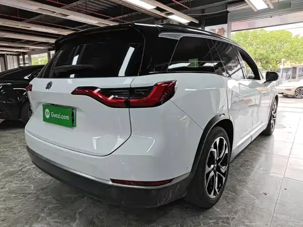 NIO ES8 2020