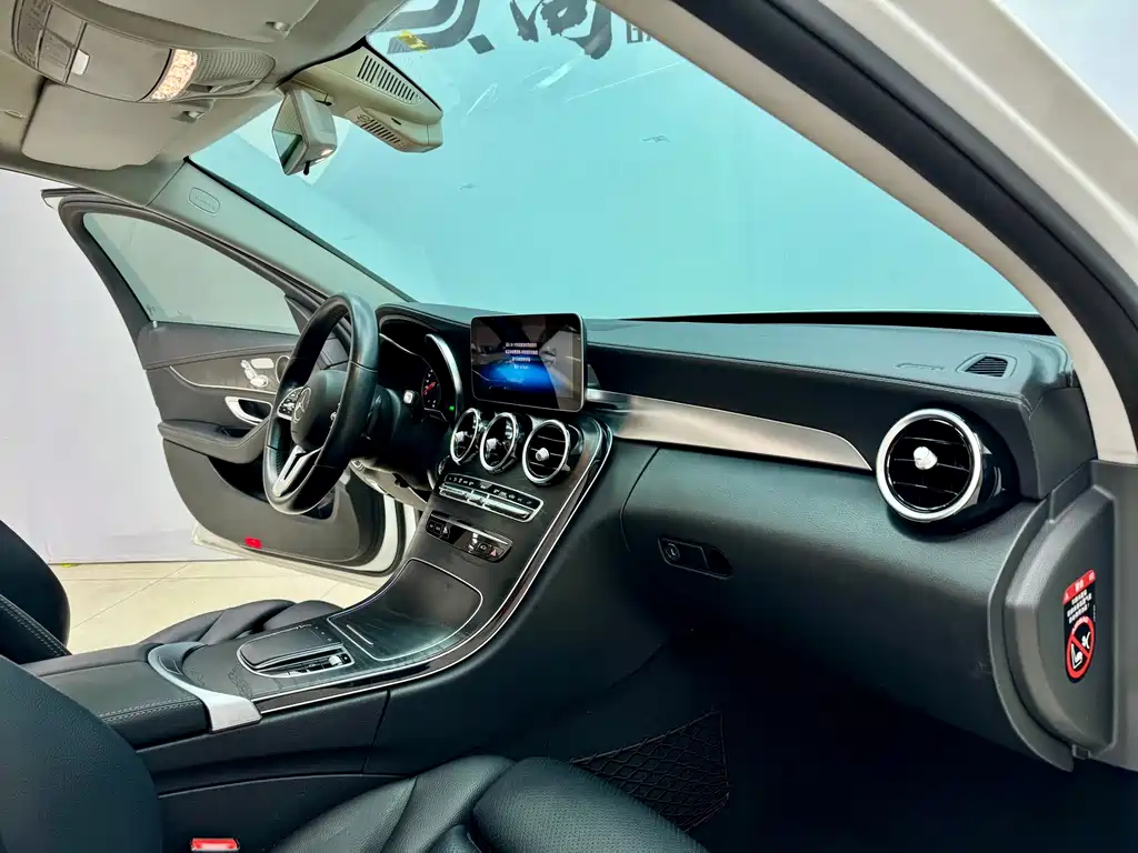 Mercedes-Benz C-Class 2018 — фото 14