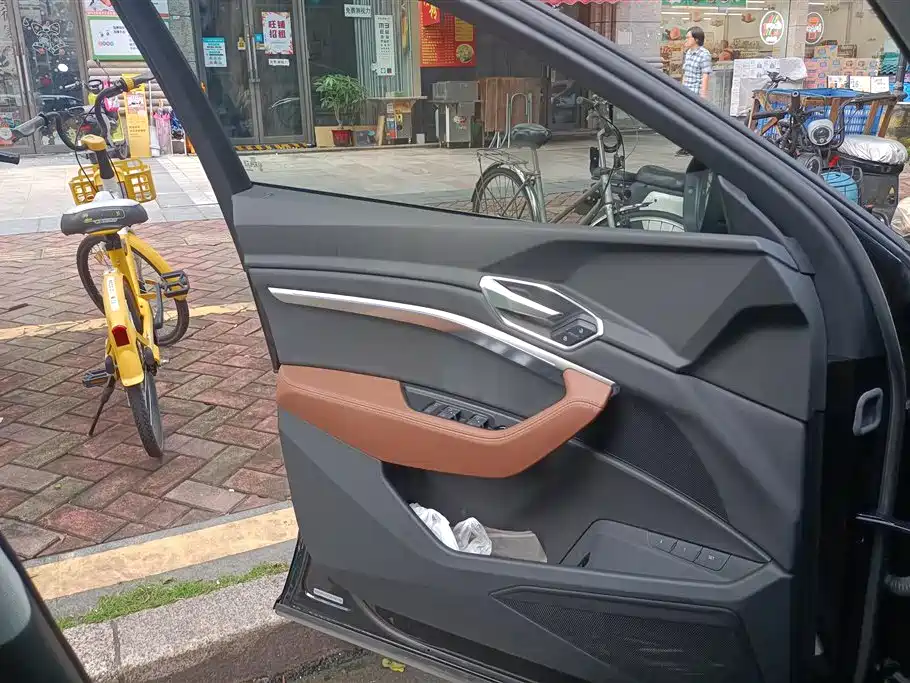 Audi e-tron 2021