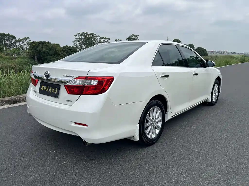 Toyota Camry 2013 — фото 14