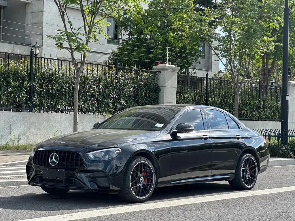 Mercedes-Benz E-Class 2022