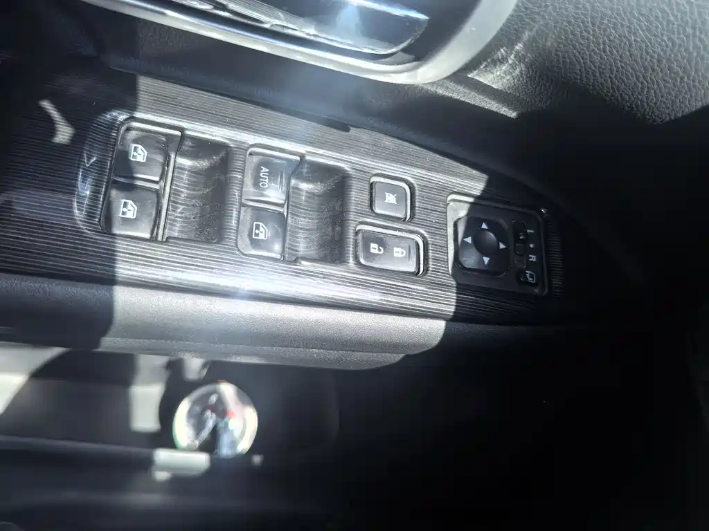 Mitsubishi Outlander 2017 — фото 15