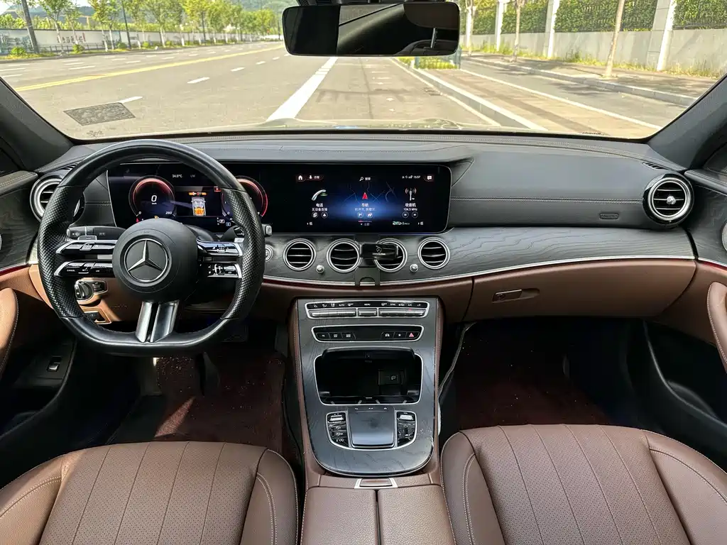 Mercedes-Benz E-Class 2022 — фото 8