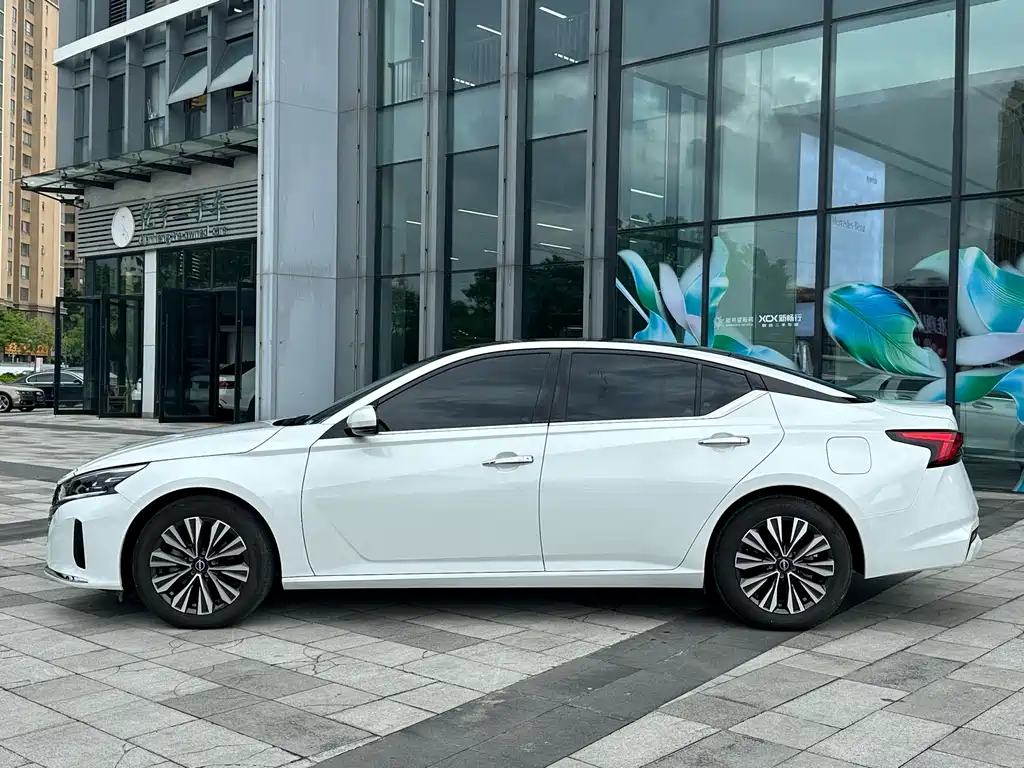 Nissan Teana 2025