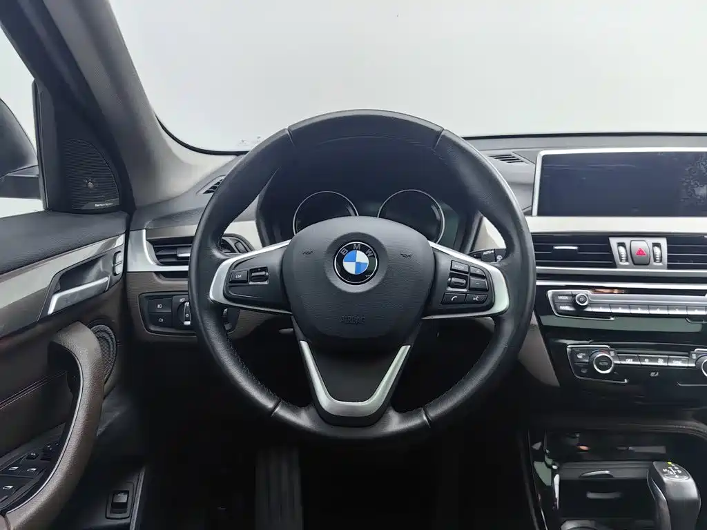 BMW X1 2018 — фото 11