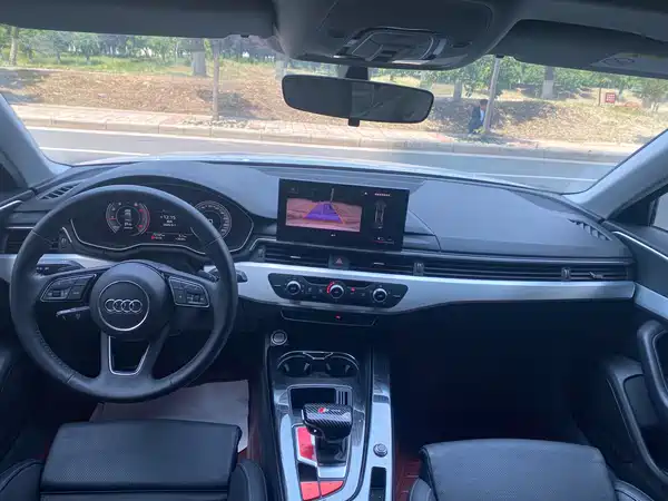 Audi A4L 2020