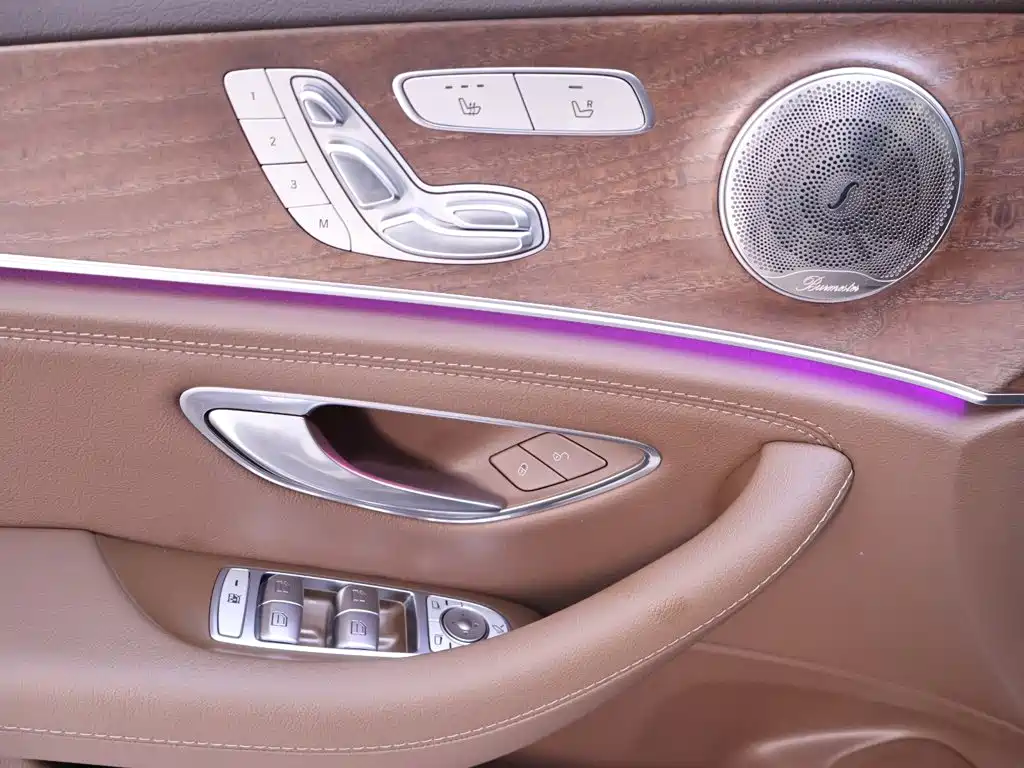 Mercedes-Benz E-Class 2021 — фото 17