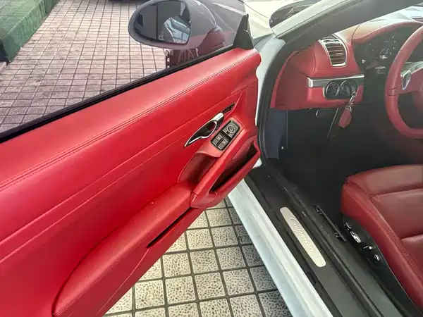 Porsche Cayman 2014