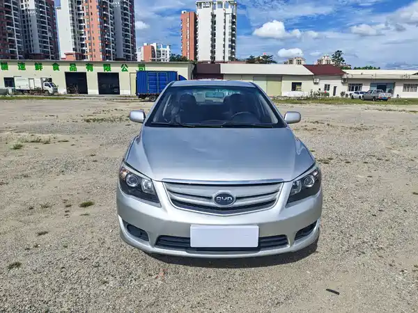 BYD L3 2015