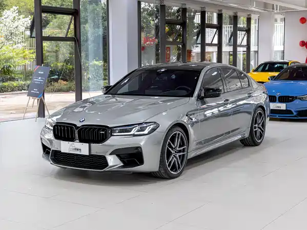 BMW M5 2021