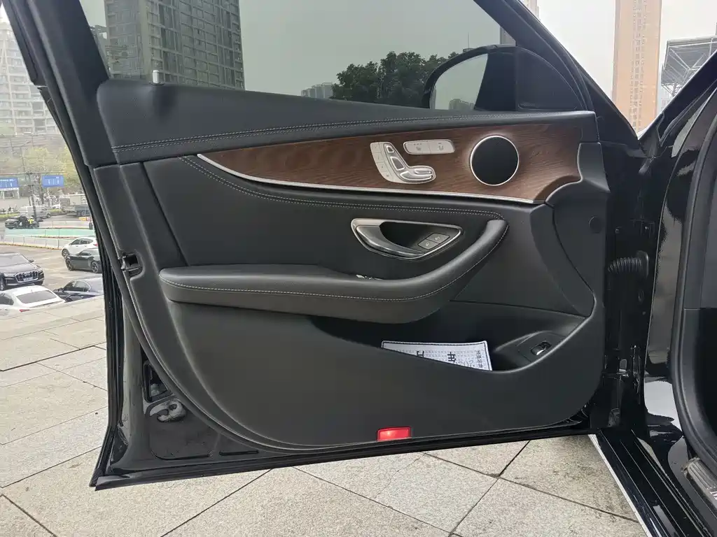 Mercedes-Benz E-Class 2019 — фото 13