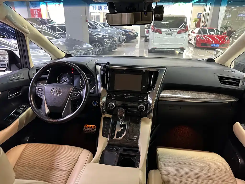 Toyota Vellfire 2020 — фото 8
