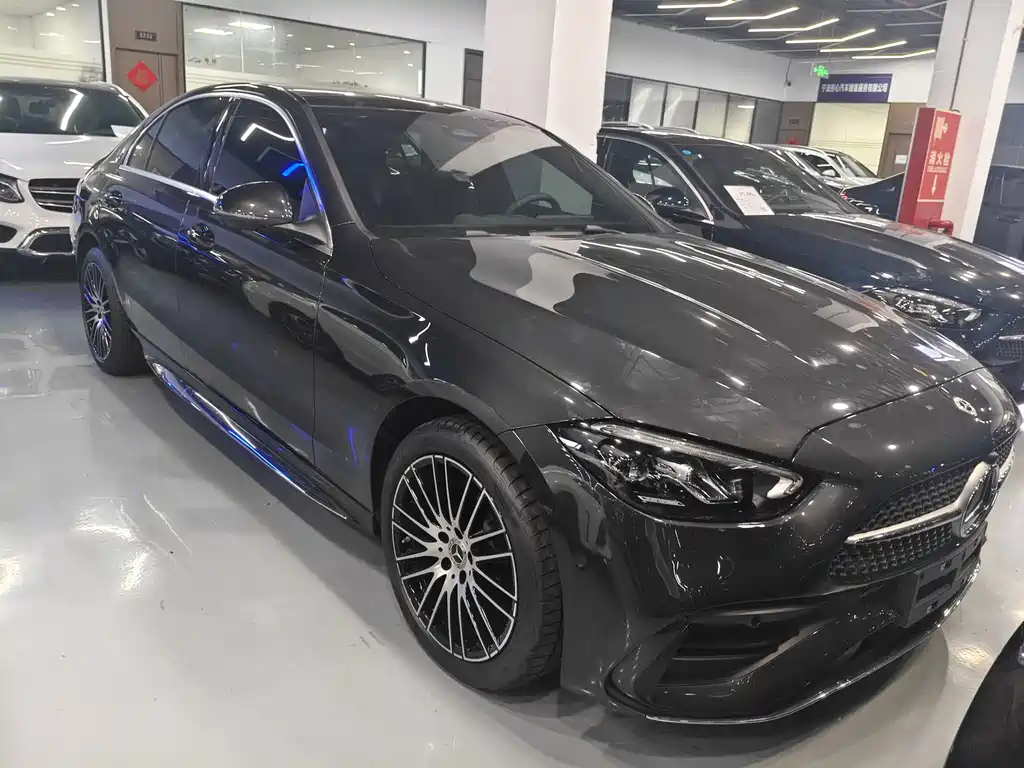 Mercedes-Benz C-Class 2025