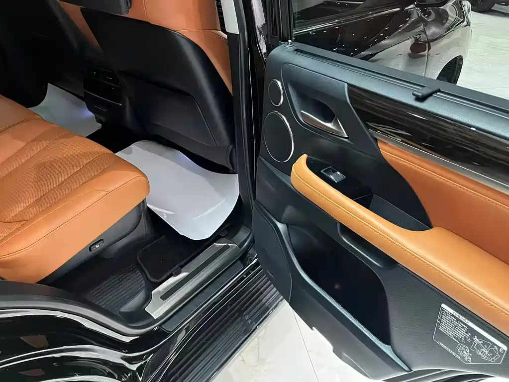 Lexus LX 2019 — фото 14