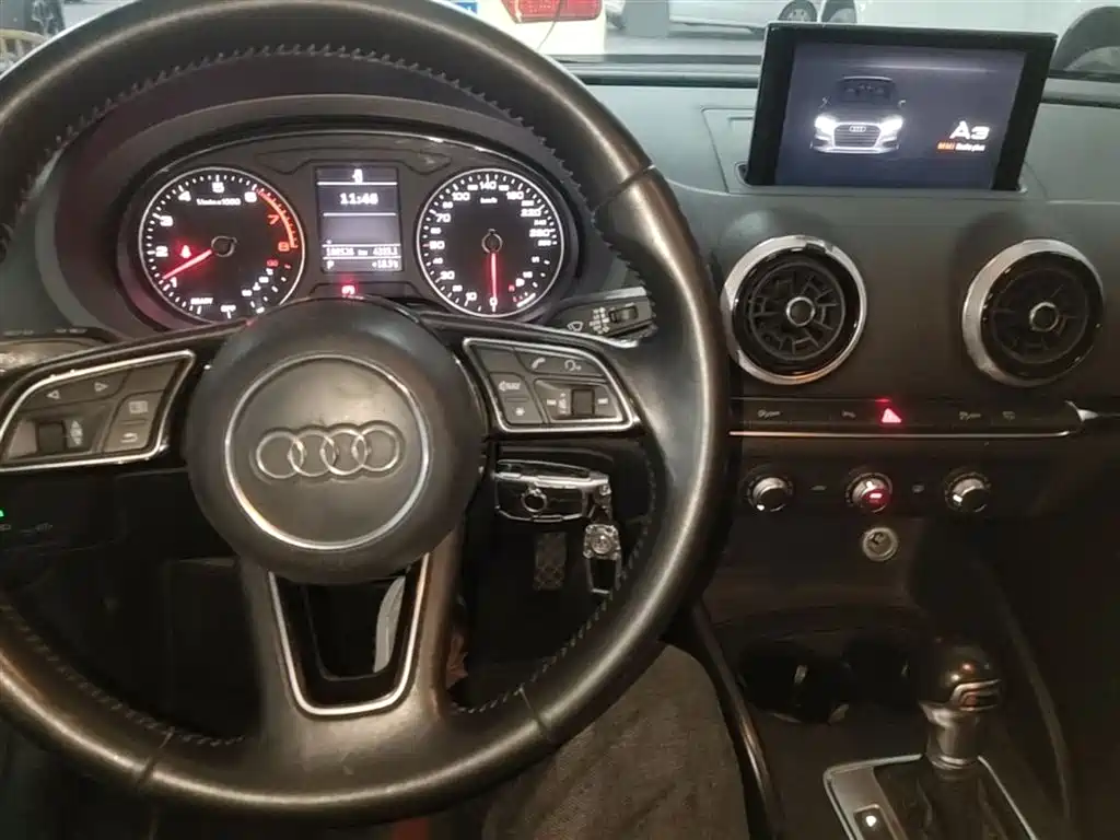 Audi A3 2017 — фото 10
