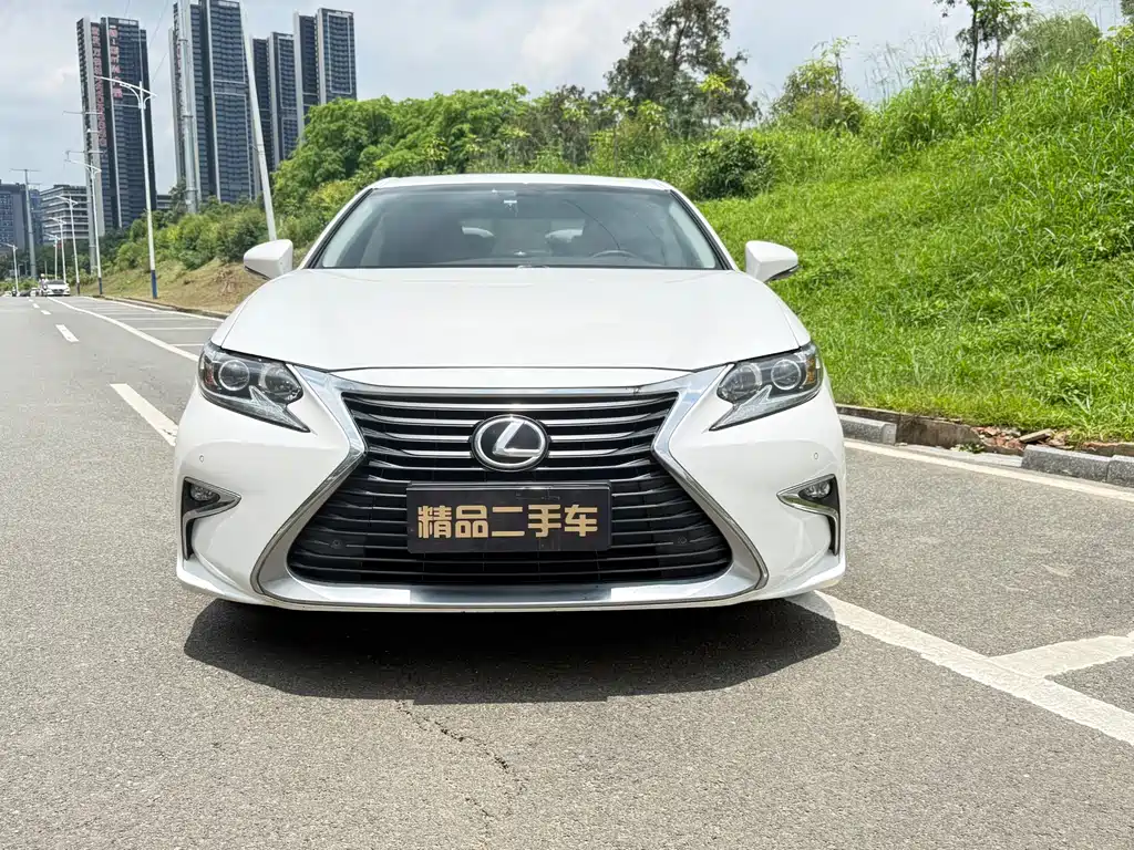 Lexus ES 2016 — фото 2