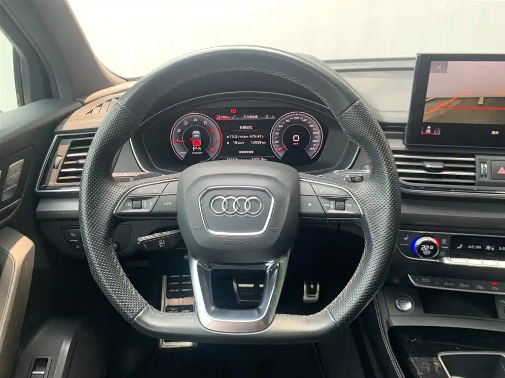 Audi Q5L Sportback 2024 — фото 13