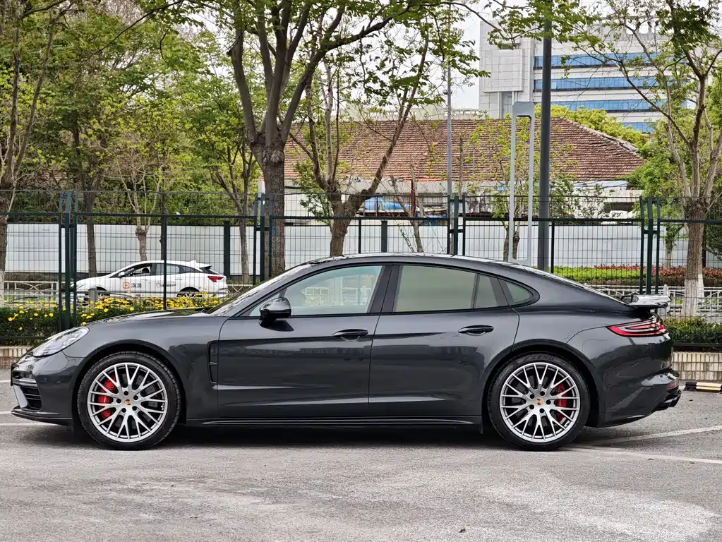 Porsche Panamera 2017 — фото 7