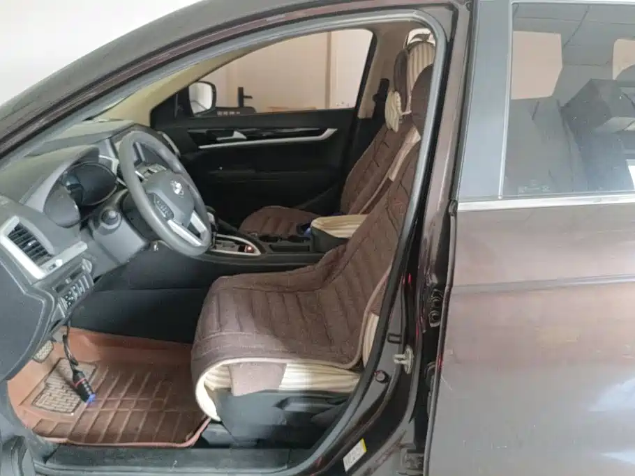 Dongfeng Fengshen AX7 2015 — фото 9