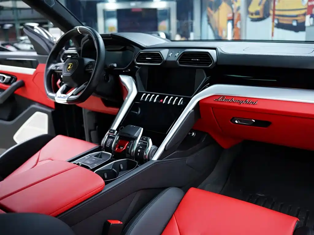 Lamborghini Urus 2019 — фото 47