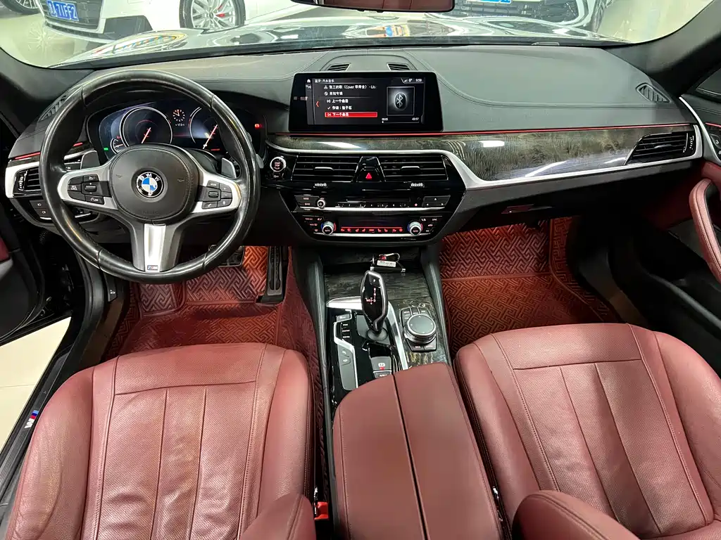 BMW 5 Series 2018 — фото 7