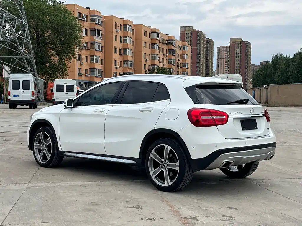Mercedes-Benz GLA 2015