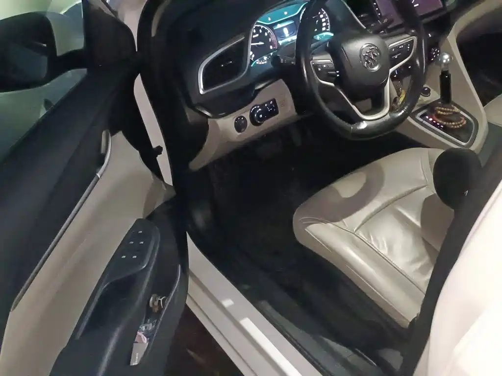 Buick Excelle GT 2018 — фото 12