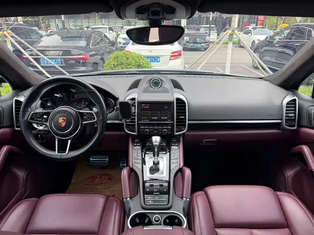 Porsche Cayenne 2015 — фото 8