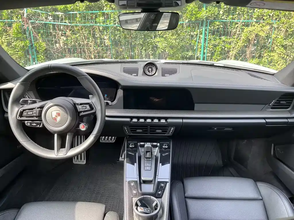 Porsche 911 2025 — фото 11