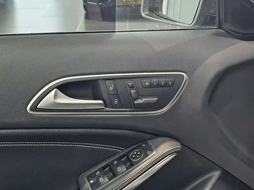 Mercedes-Benz GLA 2015 — фото 12