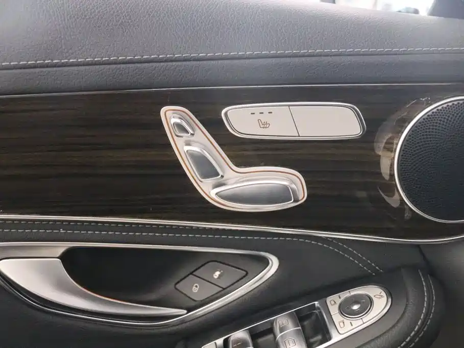 Mercedes-Benz GLC 2017 — фото 13