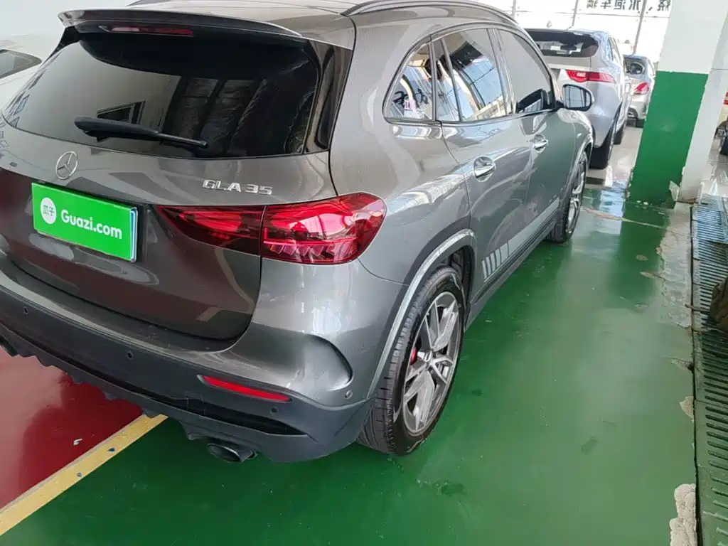 Mercedes-Benz GLA AMG 2025 — фото 8