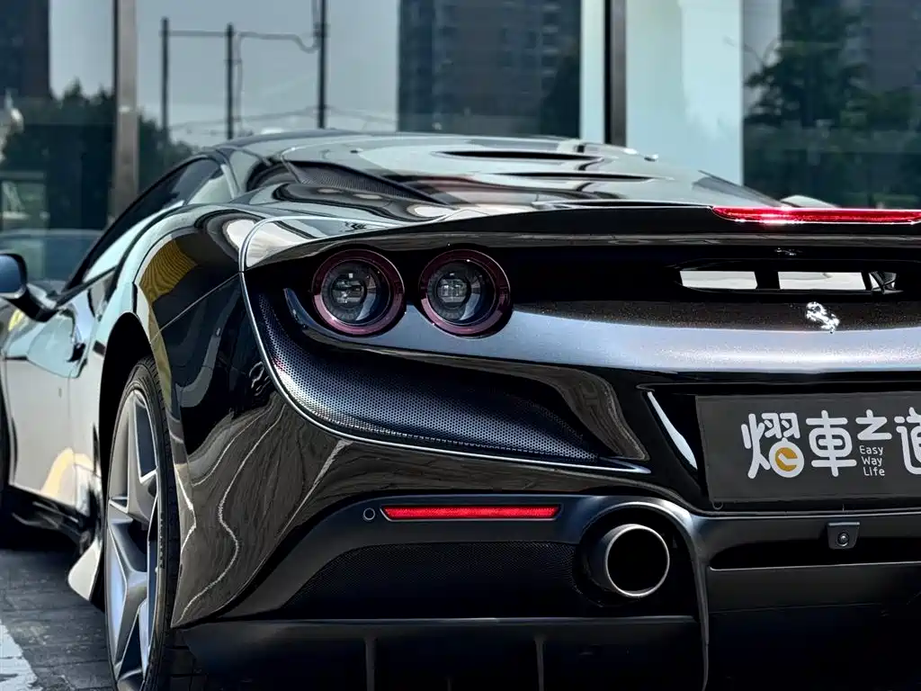 Ferrari F8 2022 — фото 26