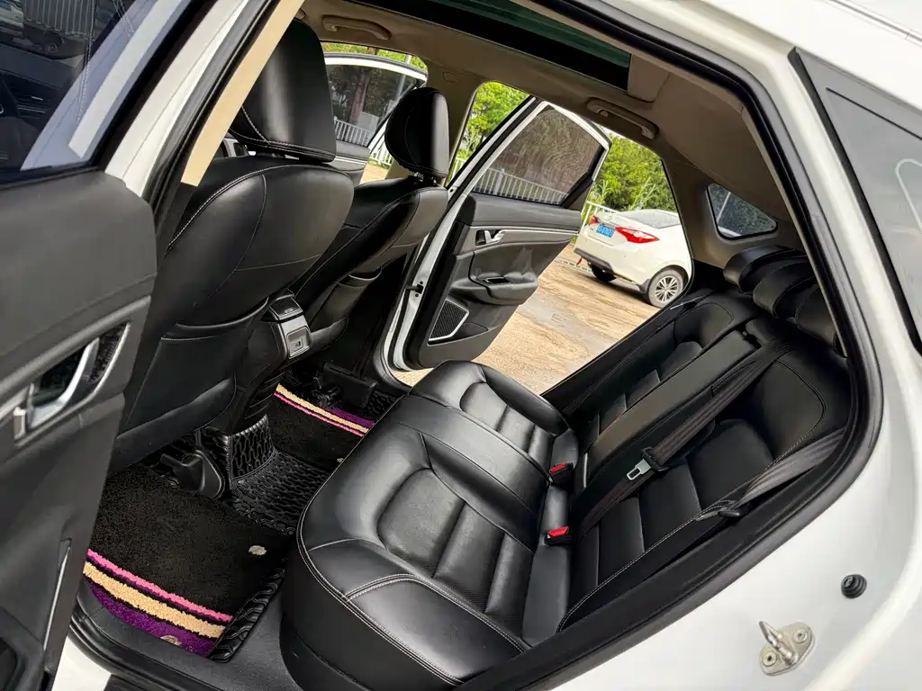Geely Emgrand GS 2017