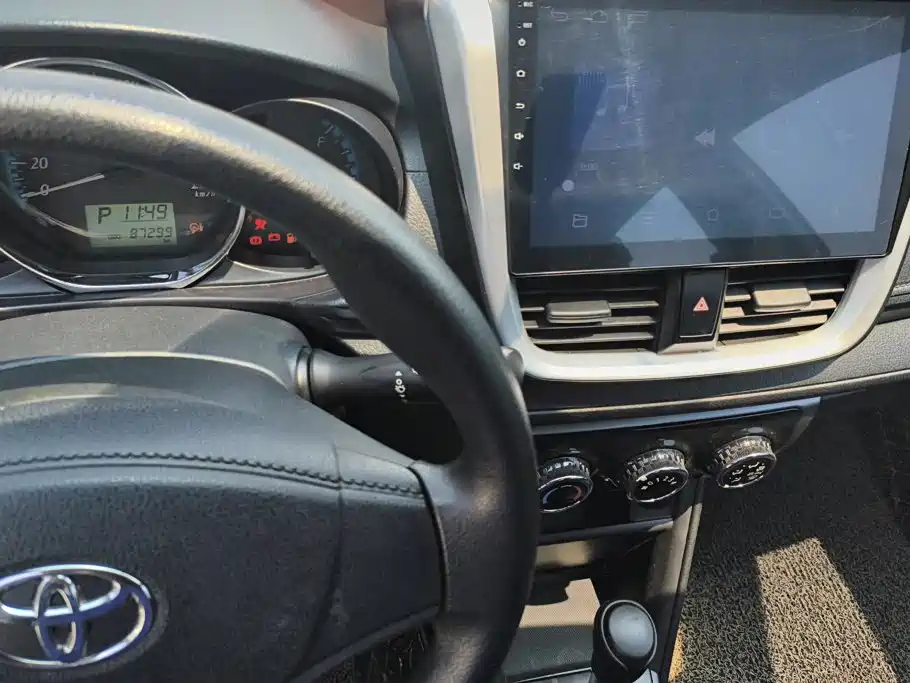 Toyota Yaris L 2019 — фото 13
