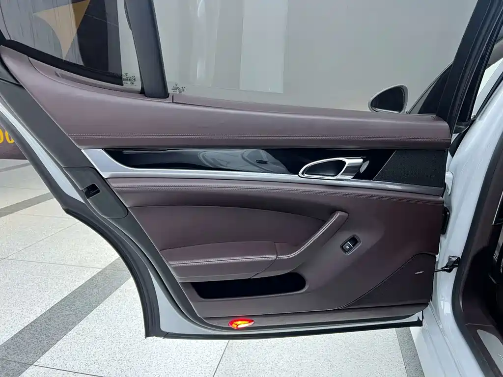 Porsche Panamera 2016 — фото 19