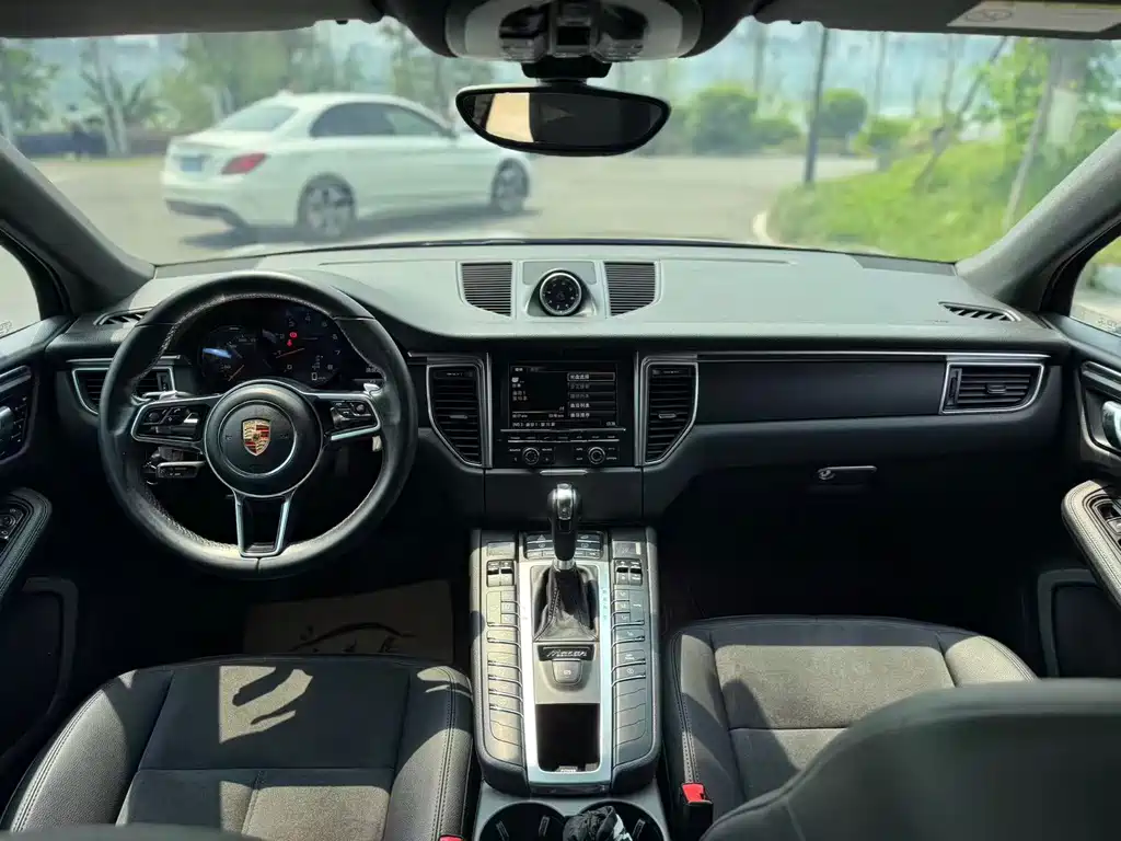 Porsche Macan 2015 — фото 9