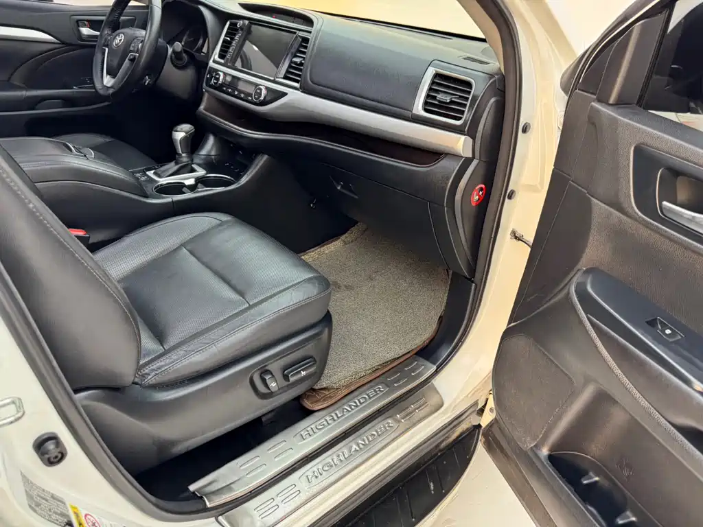 Toyota Highlander 2016 — фото 17