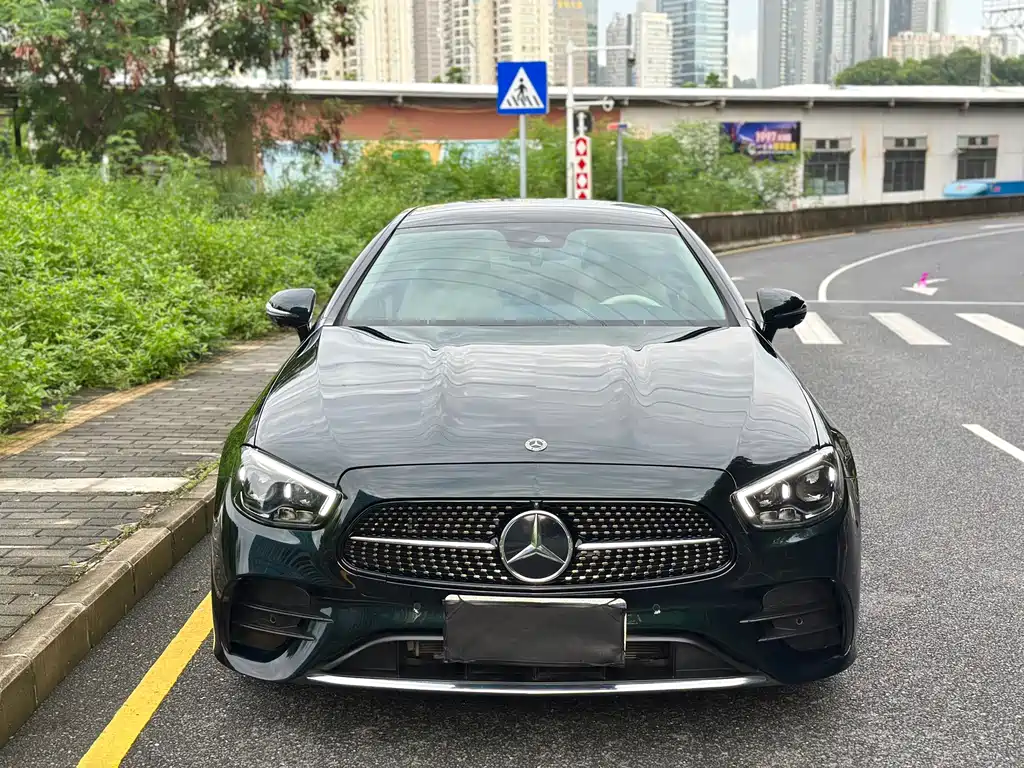 Mercedes-Benz E-Class 2022