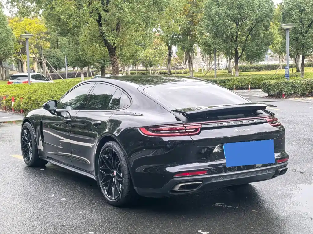 Porsche Panamera 2019 — фото 19