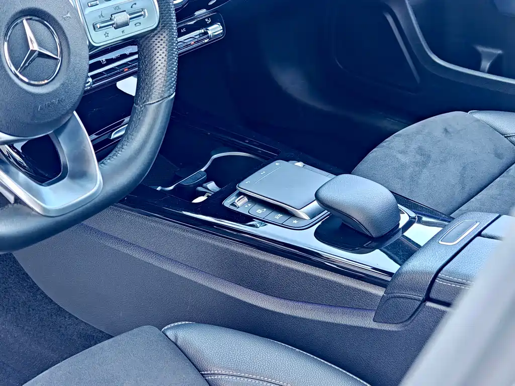 Mercedes-Benz A-Class 2022 — фото 12