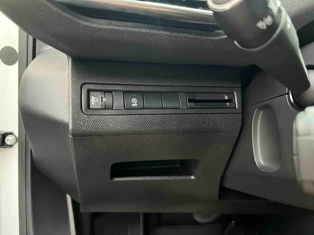 Peugeot 5008 2024 — фото 22