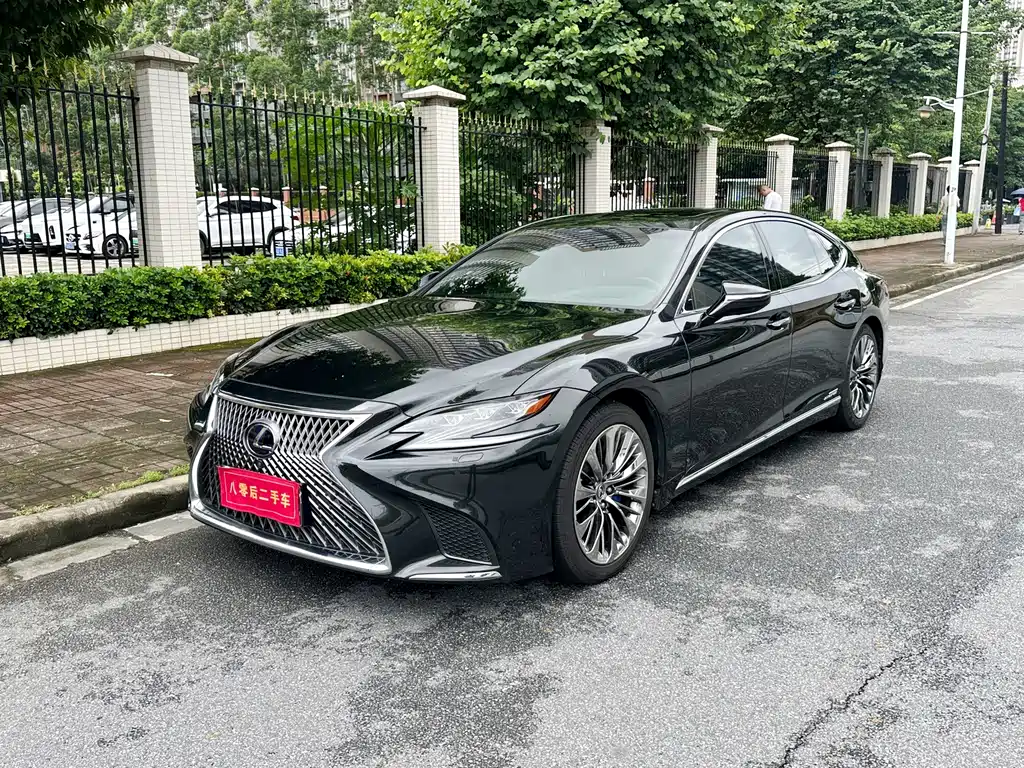 Lexus LS 2018