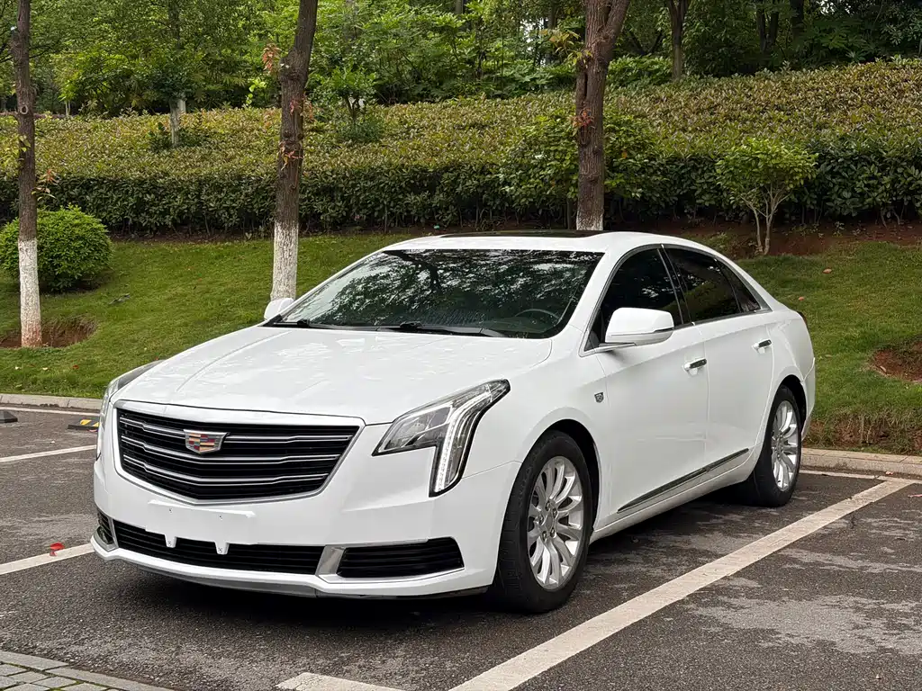 Cadillac XTS 2018 — фото 1