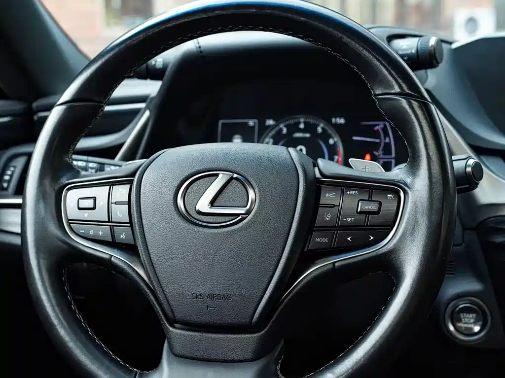 Lexus ES 2020 — фото 18