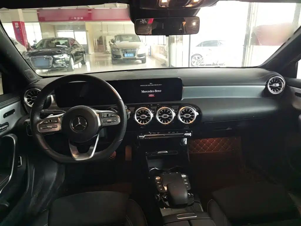 Mercedes-Benz A-Class 2021 — фото 10